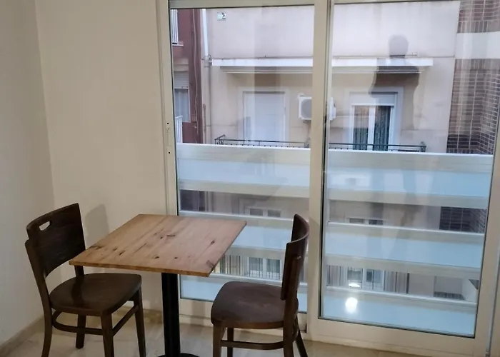 Piccadilly Centre Deluxe منزل للإقامة لقنت